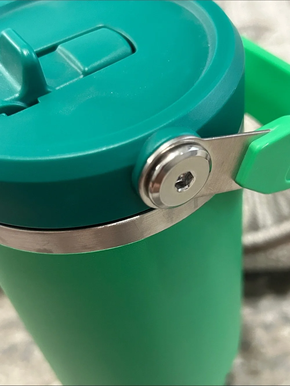 32 oz. Stanley Bright Meadow Green, Flipster Travel Tumbler with Foldable Handle - Picture 6 of 6